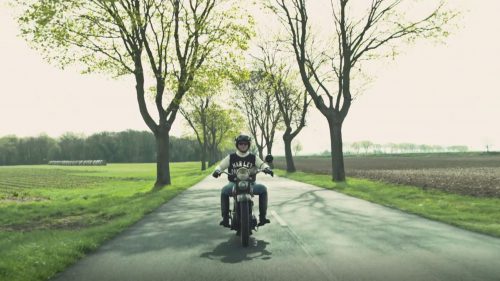L'odeur de l'huile moto