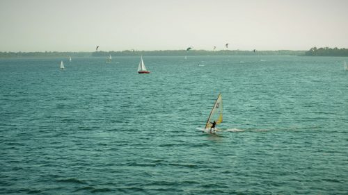 Terre de Jeux planche voile lac