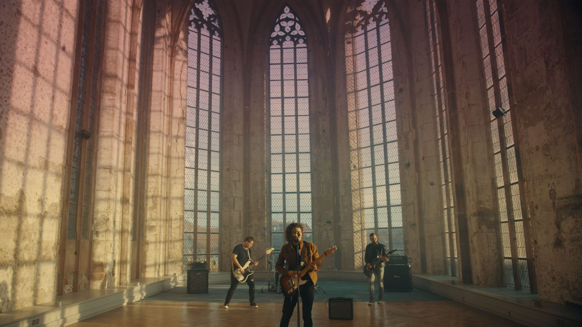 Redstones – In the air